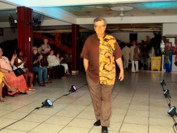 Desfile Enaide Freire